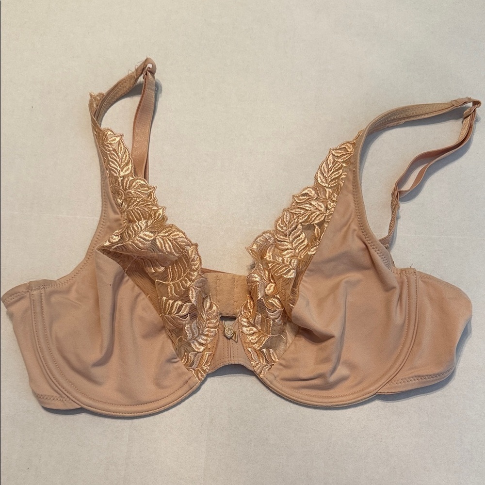 Wacoal Irresistible Full Figure Underwire Bra Embroidered Beige/Tan Size 38C
